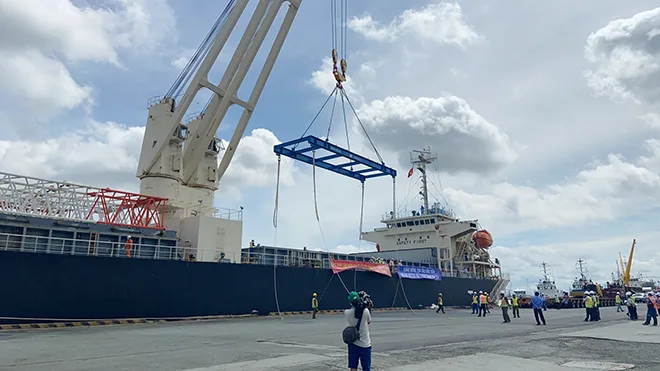 Ảnh tàu metro được đặt lên xe siêu trường, siêu trọng khi về đến TP.HCM - 4