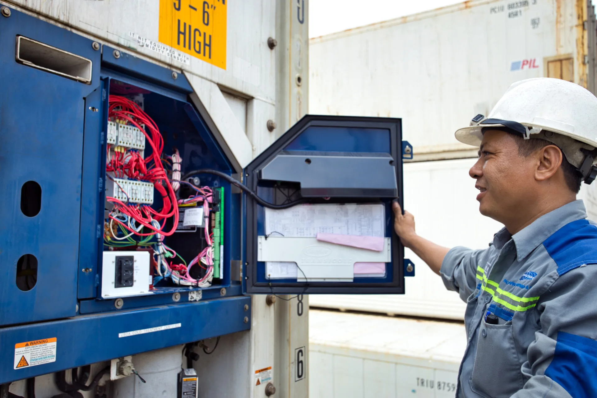 Dịch vụ chạy điện/PTI.