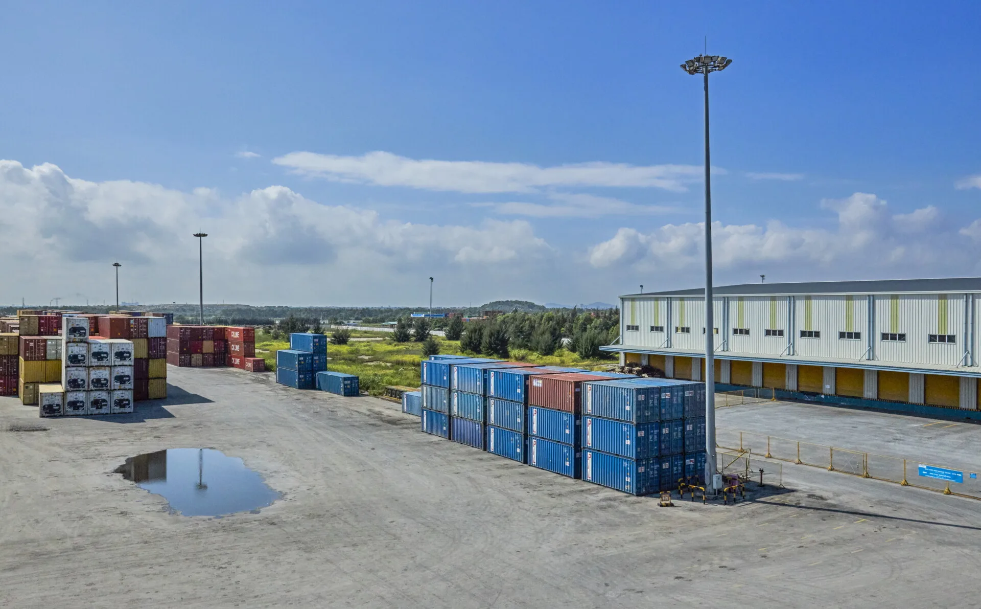 Dịch vụ đóng rút hàng hóa container.